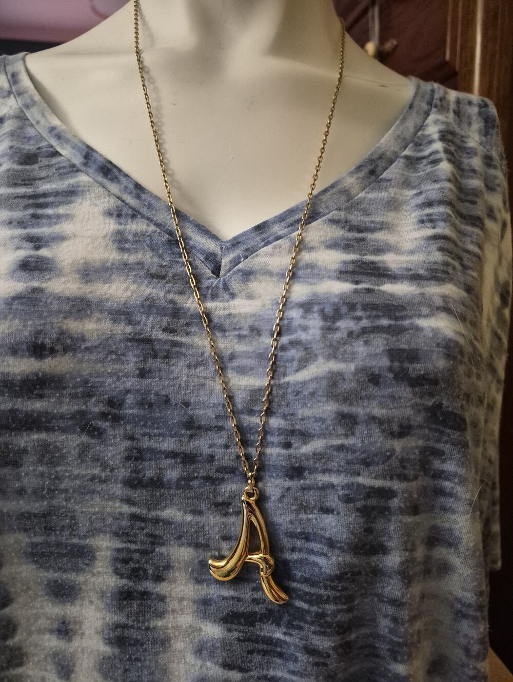 Avon Gold Tone Initial A Necklace - Picture 2 of 7